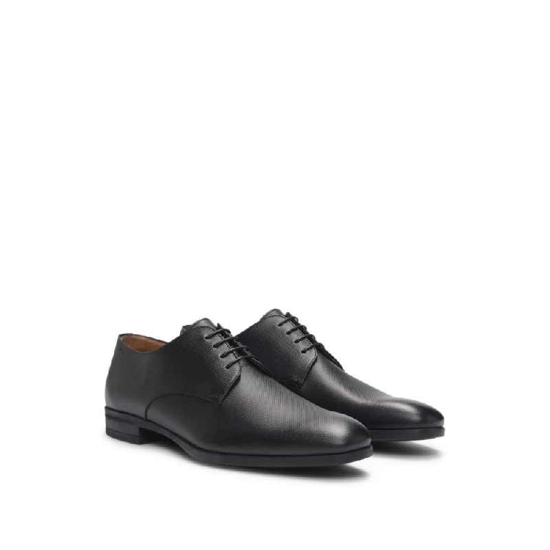 Derby shoes in structured leather with padded insole