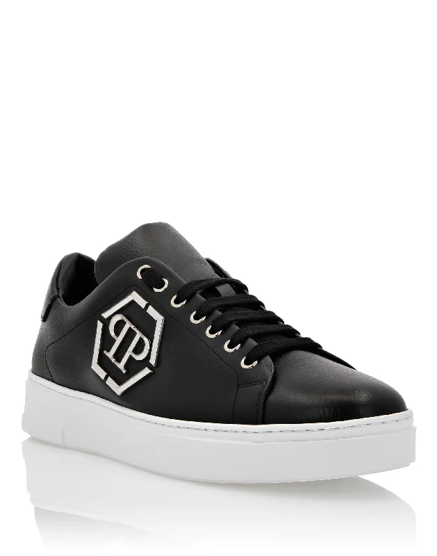 Leather Lo-Top Sneakers Hexagon